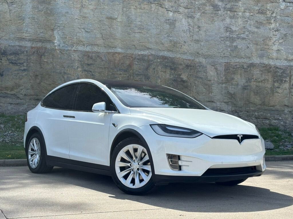 Used 2017 Tesla Model X 75D image 2