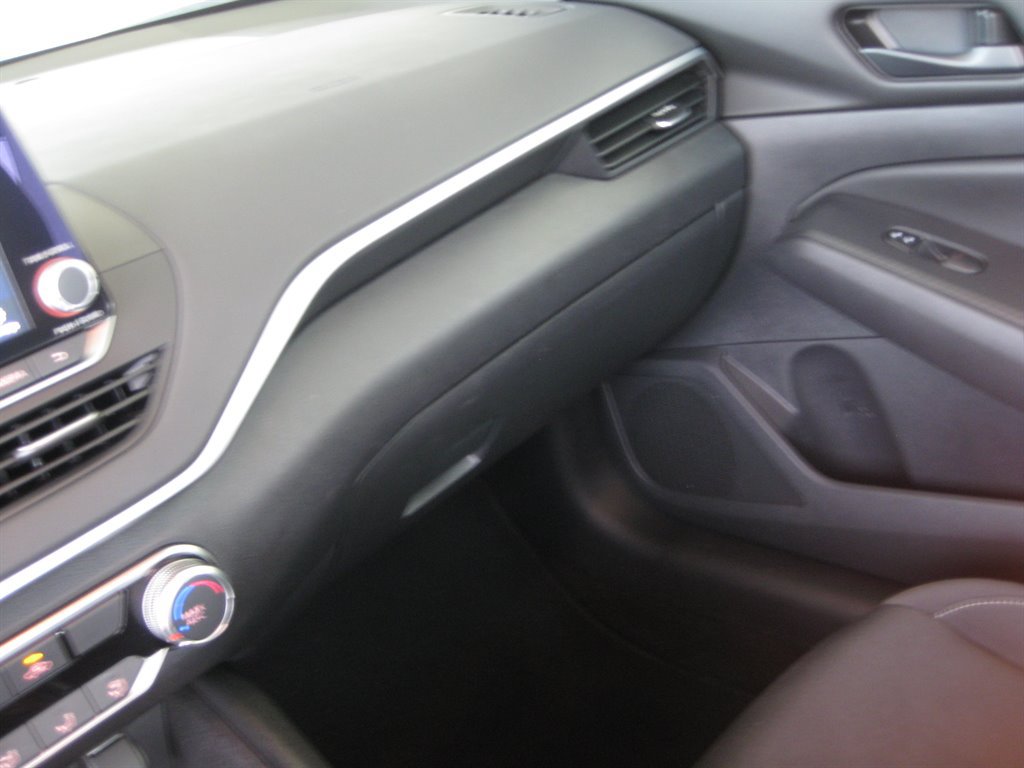 Used 2025 Nissan Altima 2.5 S FWD image 19