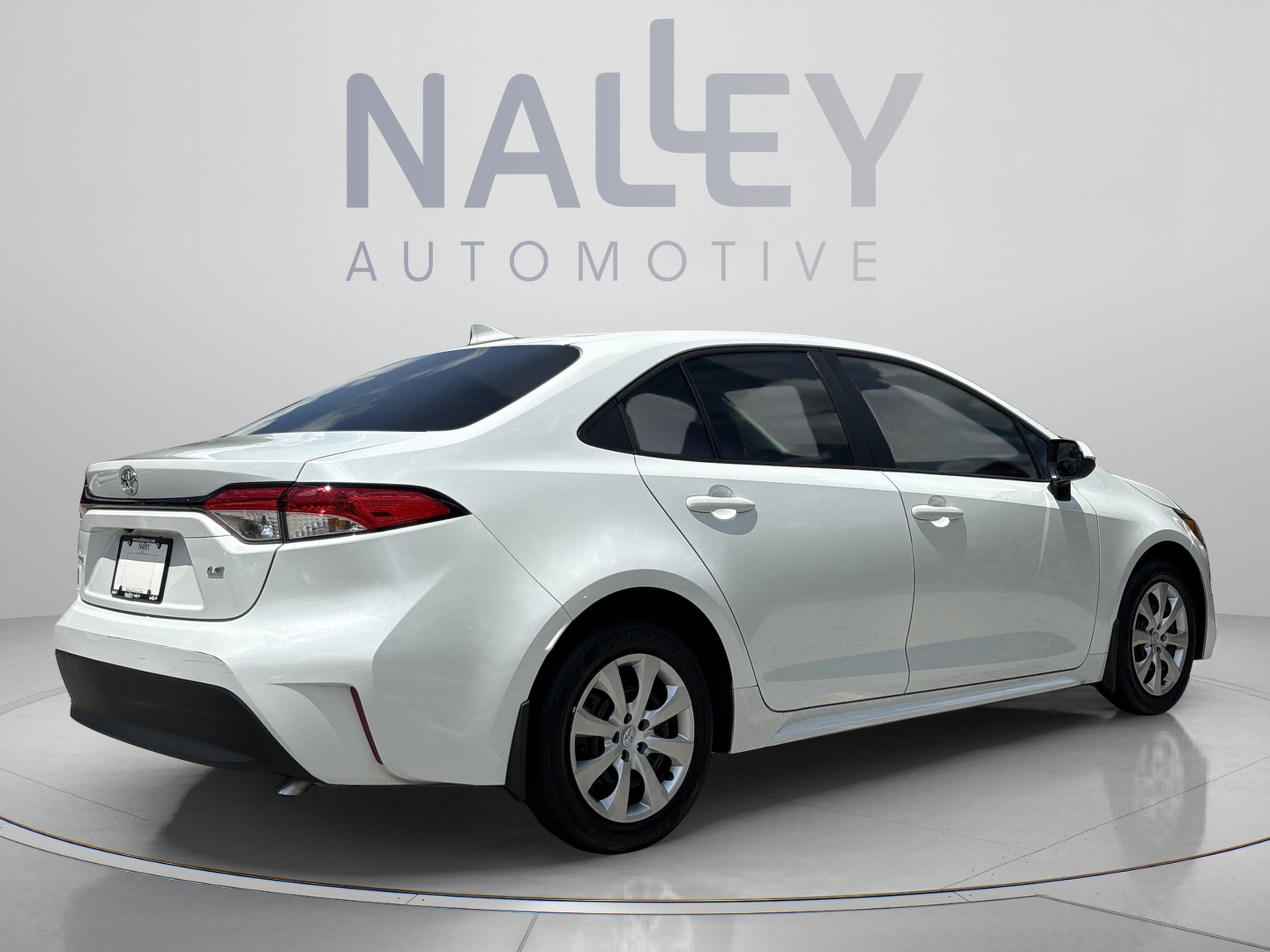 Used 2026 Toyota Corolla LE FWD image 5
