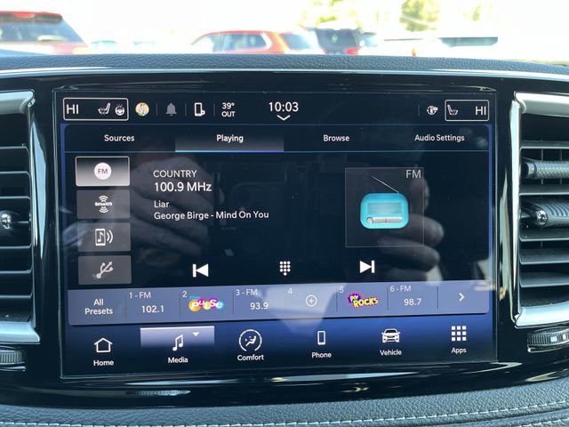 Used 2023 Chrysler Pacifica Touring-L w/ S Appearance Package image 14