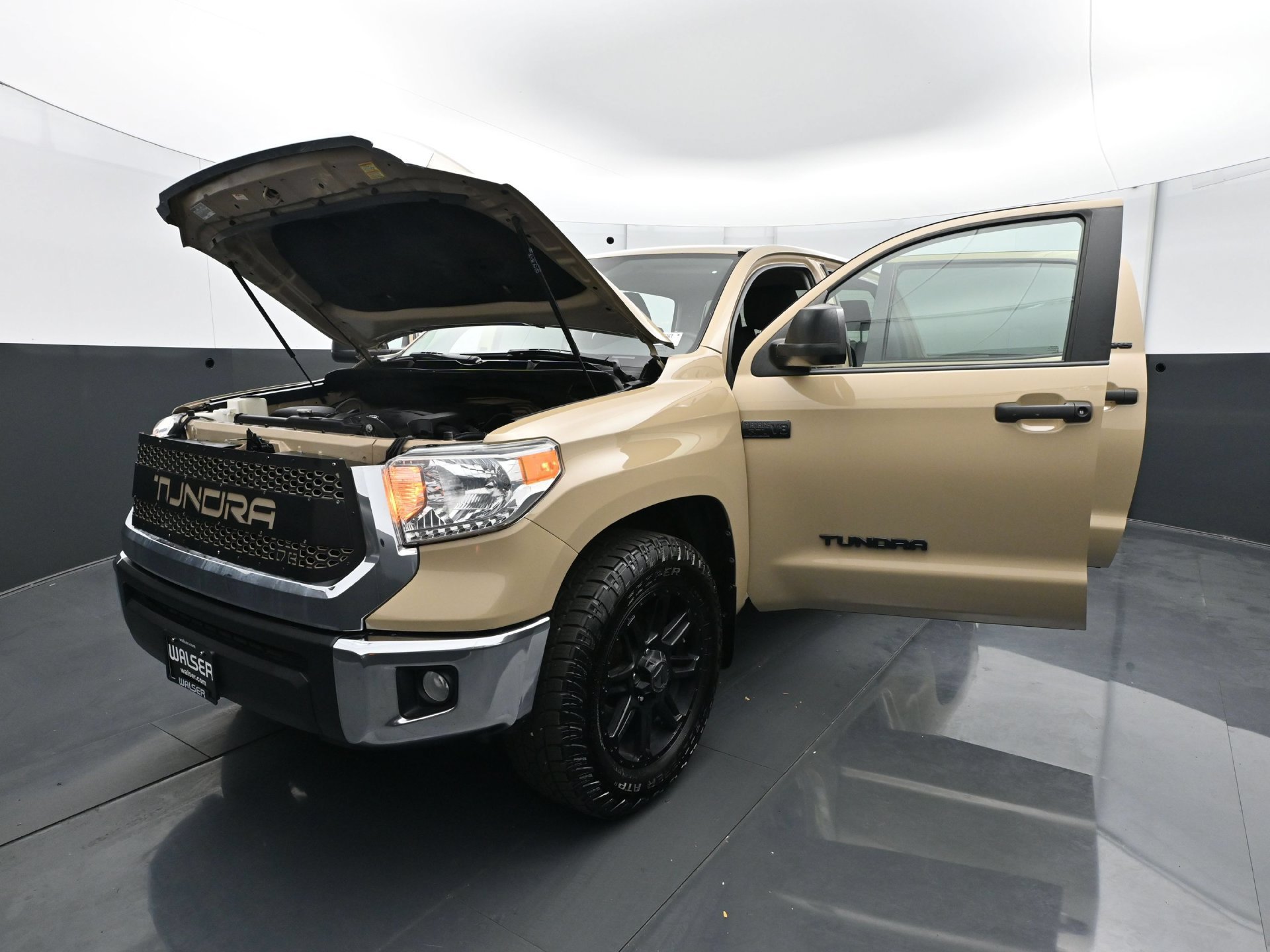 Used 2017 Toyota Tundra SR5 w/ SR5 Upgrade Package RWD image 29