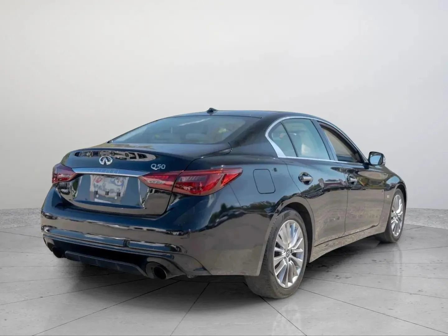 Used 2019 INFINITI Q50 Luxe w/ Essential Package (3.0T Luxe) image 4