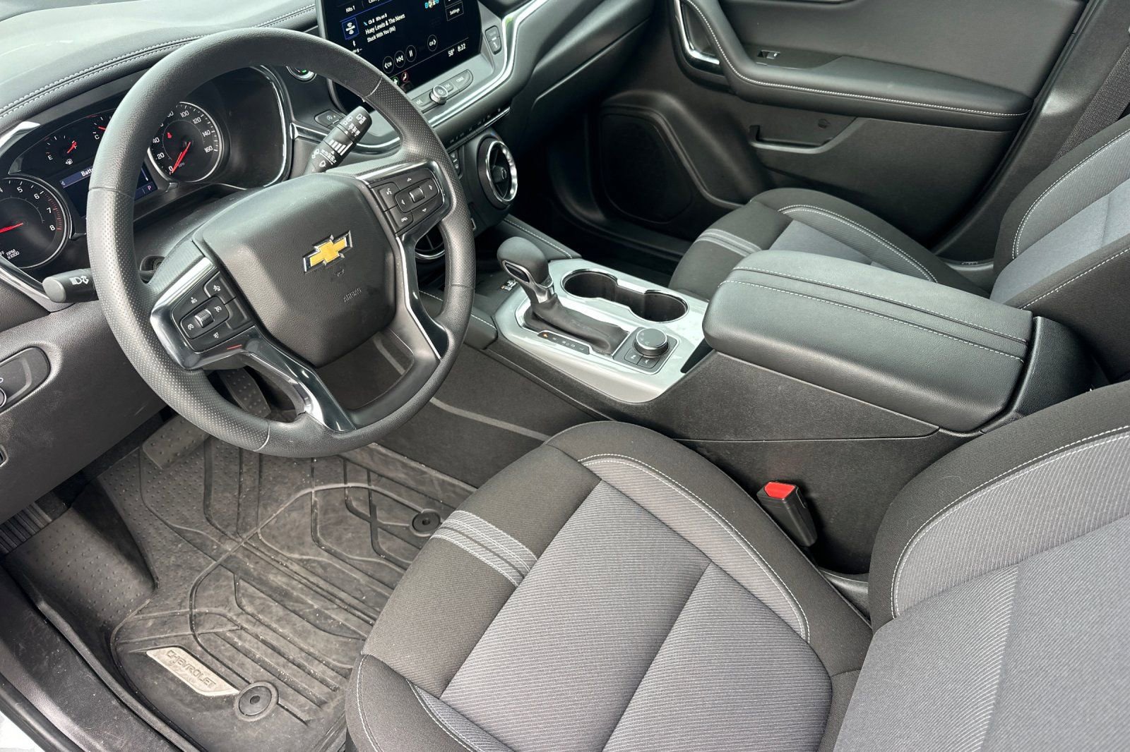 Used 2026 Chevrolet Blazer LT w/ LPO, Black Sport Package FWD image 10