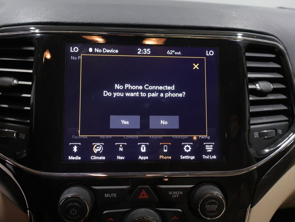 Certified 2022 Jeep Grand Cherokee Laredo E AWD/4WD image 24
