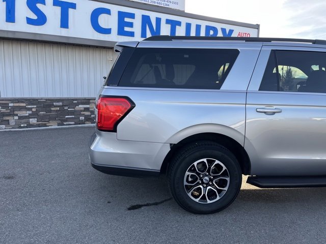 Used 2023 Ford Expedition Max XLT image 14