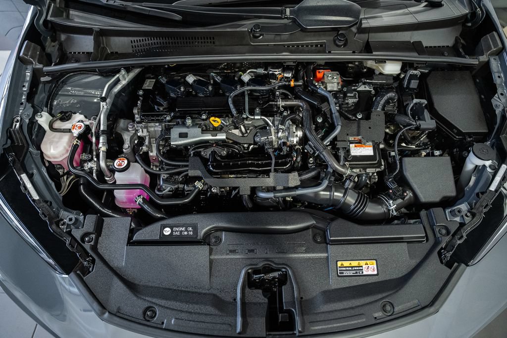 Used 2025 Toyota Prius LE FWD image 16