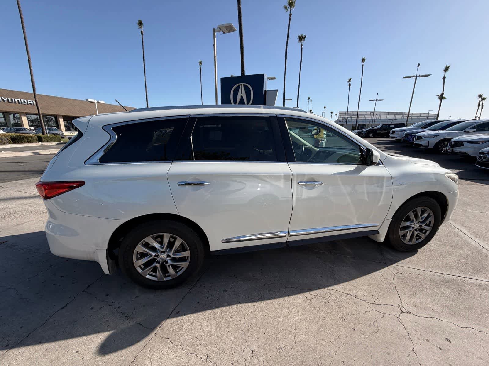 Used 2015 INFINITI QX60 Luxe w/ Premium Package AWD/4WD image 6