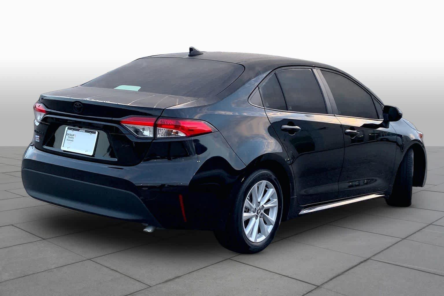 Used 2024 Toyota Corolla LE FWD image 12