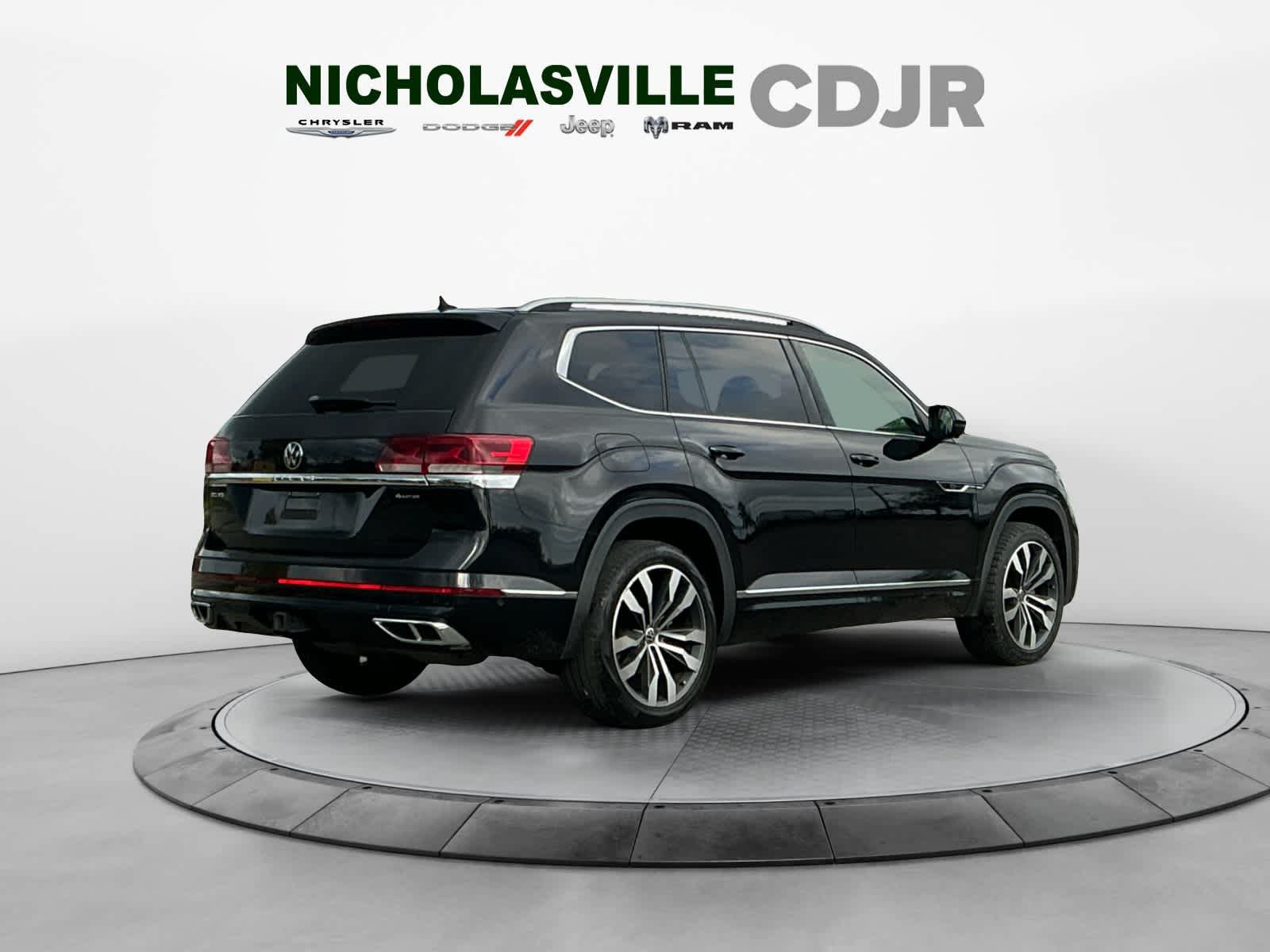 Used 2023 Volkswagen Atlas SEL Premium AWD/4WD image 5