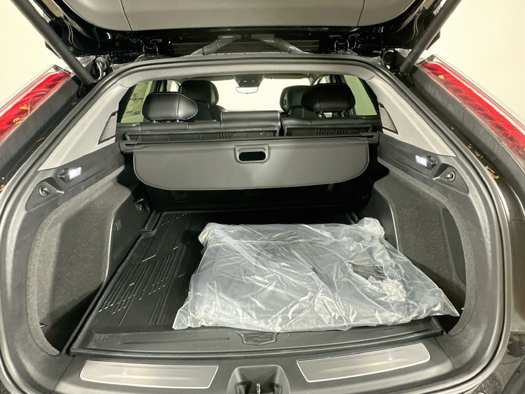 New 2027 Cadillac Optiq Premium Luxury w/ LPO, Floor Liner Package AWD/4WD image 32
