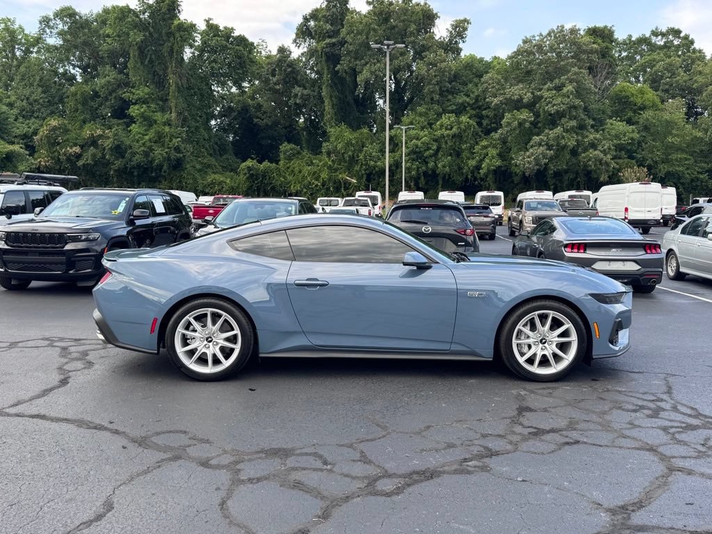 Used 2025 Ford Mustang GT Premium RWD image 4