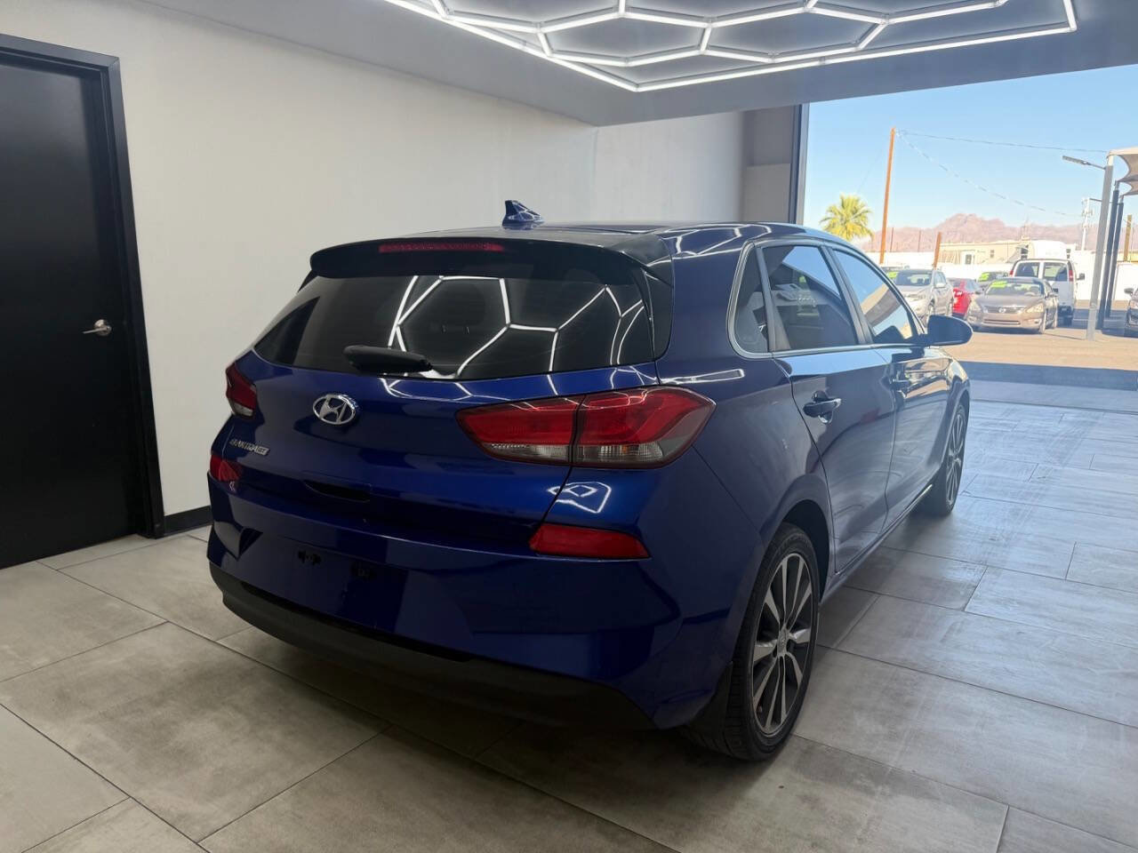 Used 2019 Hyundai Elantra GT FWD image 10