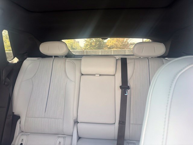 Used 2024 Cadillac Lyriq Luxury RWD image 4