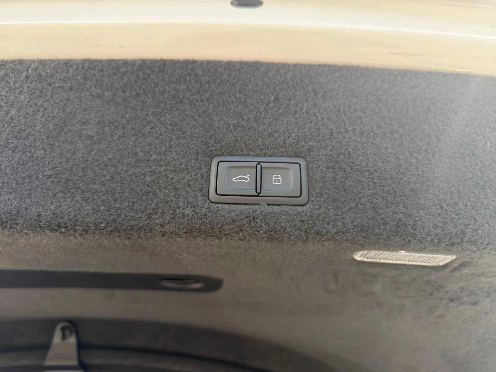 Used 2019 Lamborghini Urus image 22