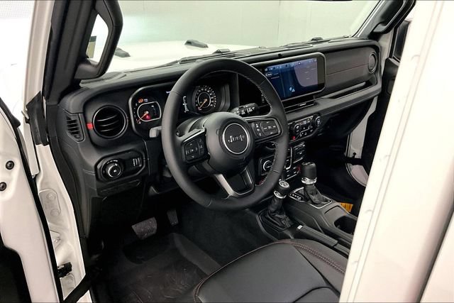 Used 2026 Jeep Wrangler Unlimited Rubicon AWD/4WD image 14