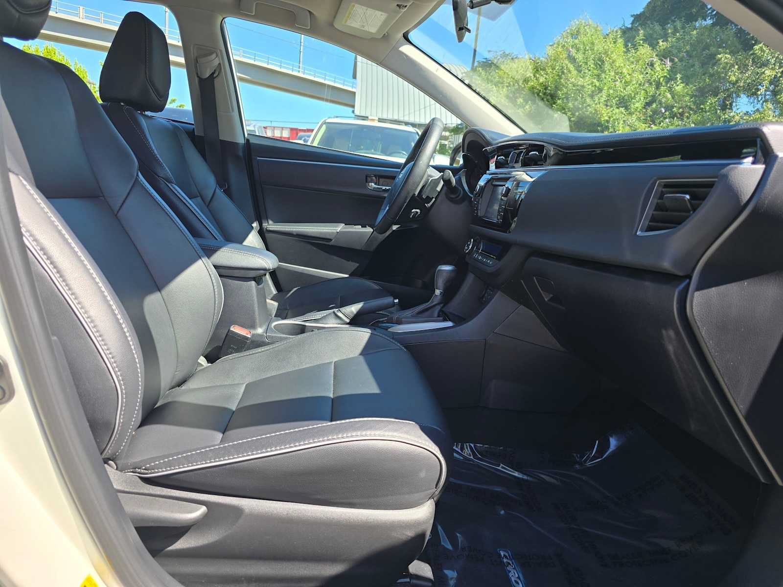 Used 2015 Toyota Corolla S Premium FWD image 9