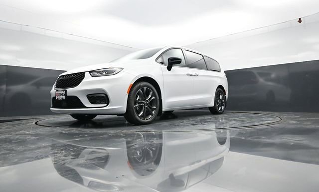 New 2026 Chrysler Pacifica Select image 54
