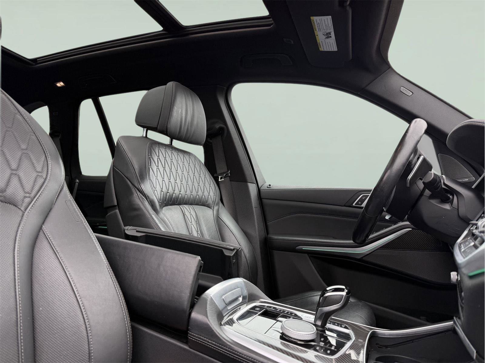 Used 2022 BMW X5 M50i image 27