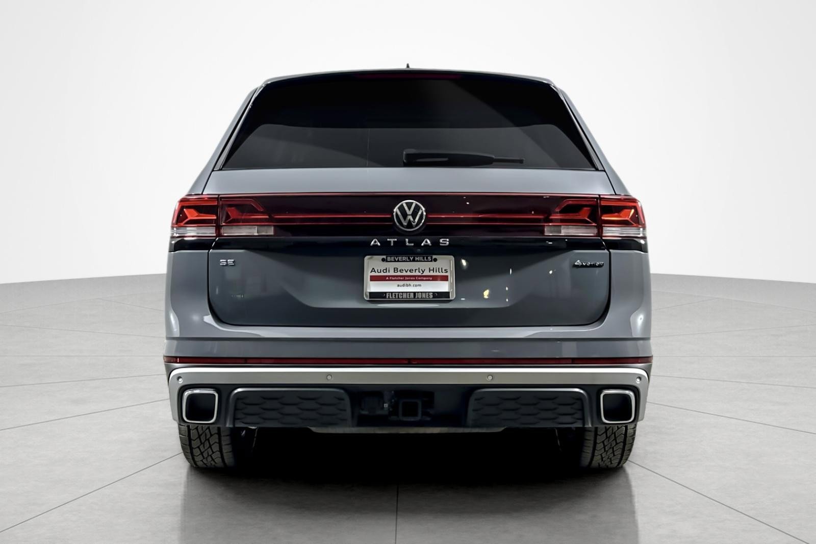 Used 2024 Volkswagen Atlas Peak Edition SE image 4