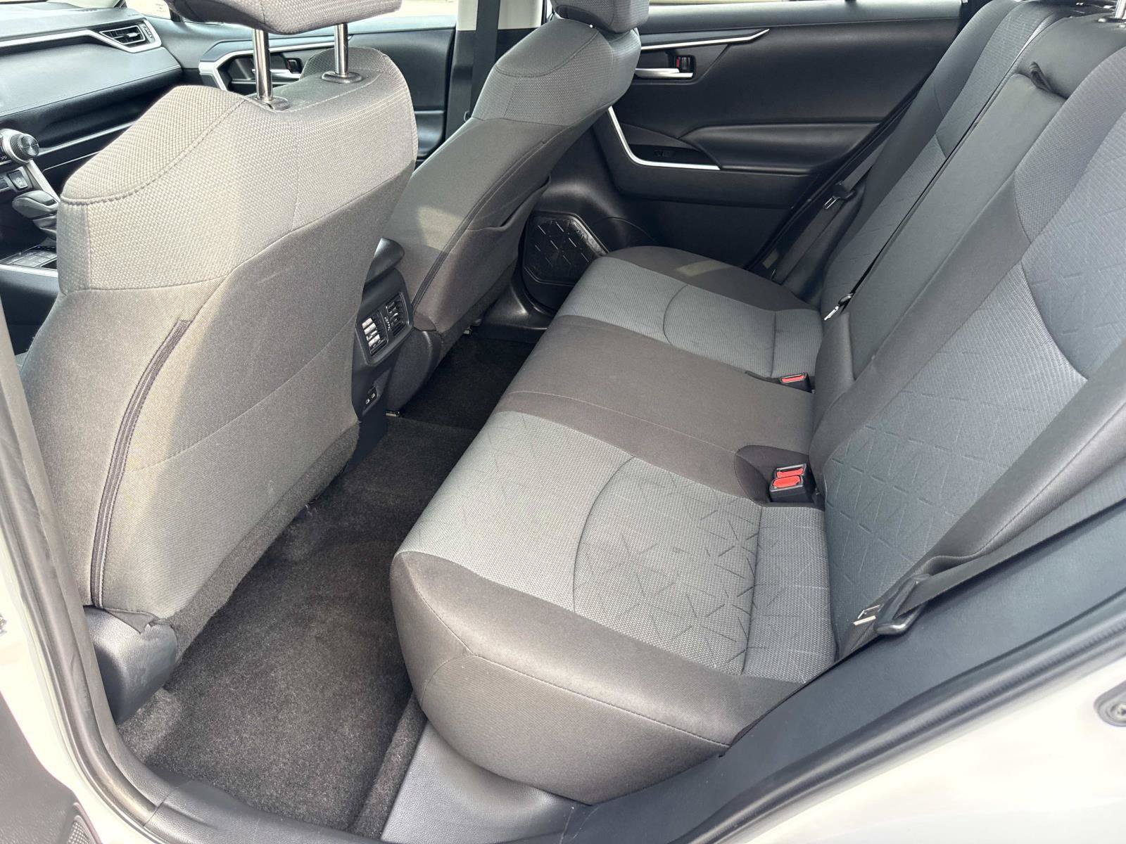 Used 2025 Toyota RAV4 XLE AWD/4WD image 16