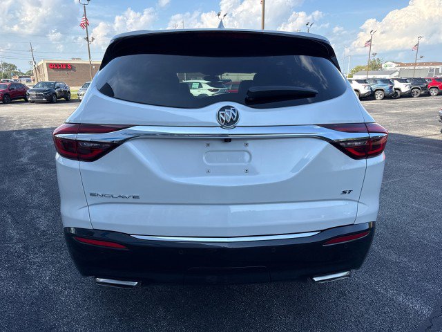Used 2020 Buick Enclave Essence w/ Sport Touring Edition FWD image 4
