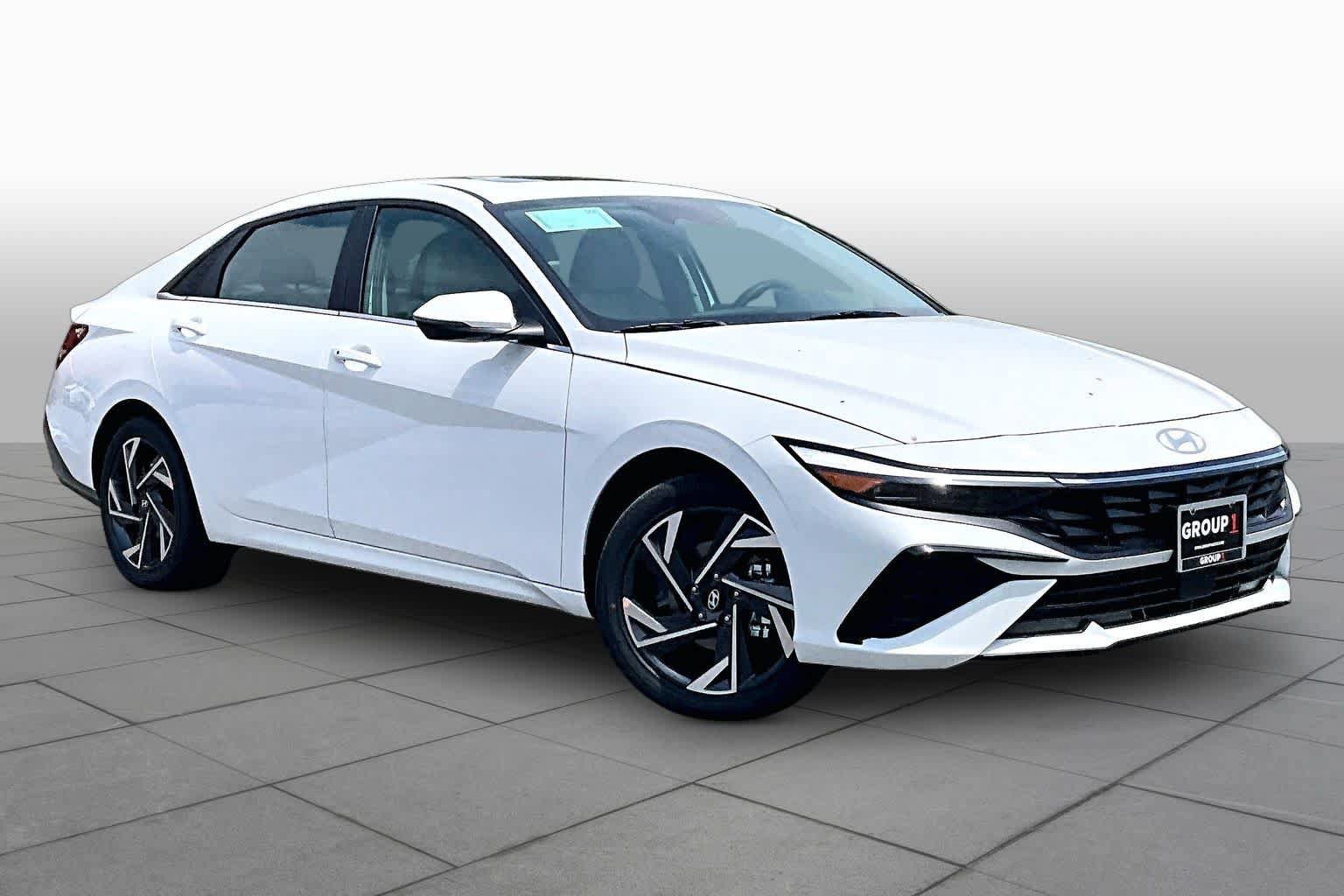 New 2026 Hyundai Elantra Limited FWD image 2