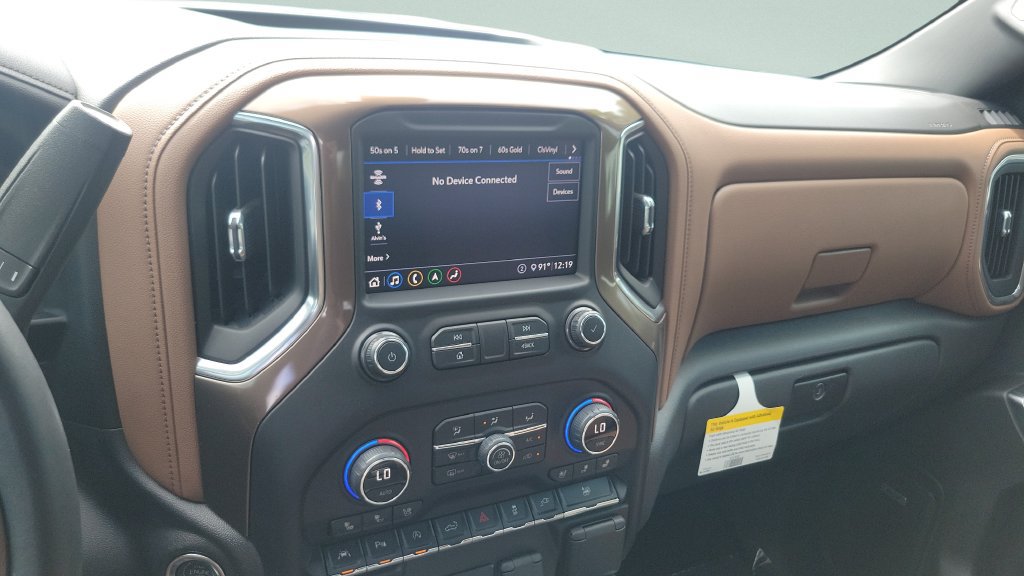 Used 2020 Chevrolet Silverado 1500 High Country w/ Technology Package AWD/4WD image 14