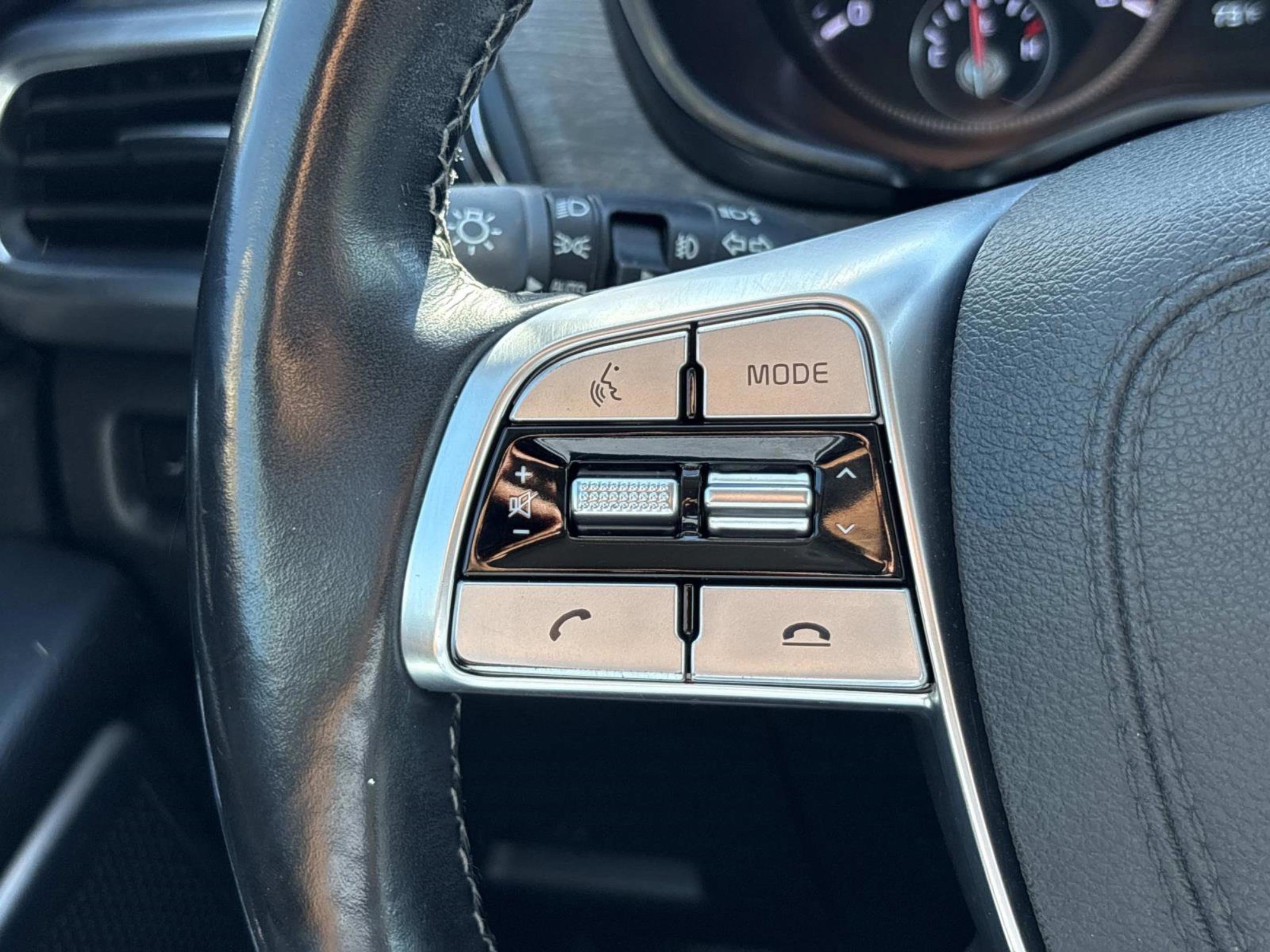 Used 2022 Kia Telluride SX w/ SX Prestige Package image 30