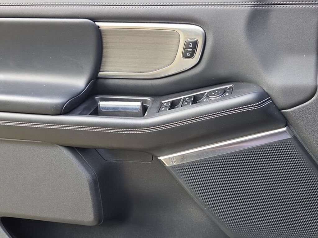 Used 2025 Ford Expedition Platinum AWD/4WD image 29