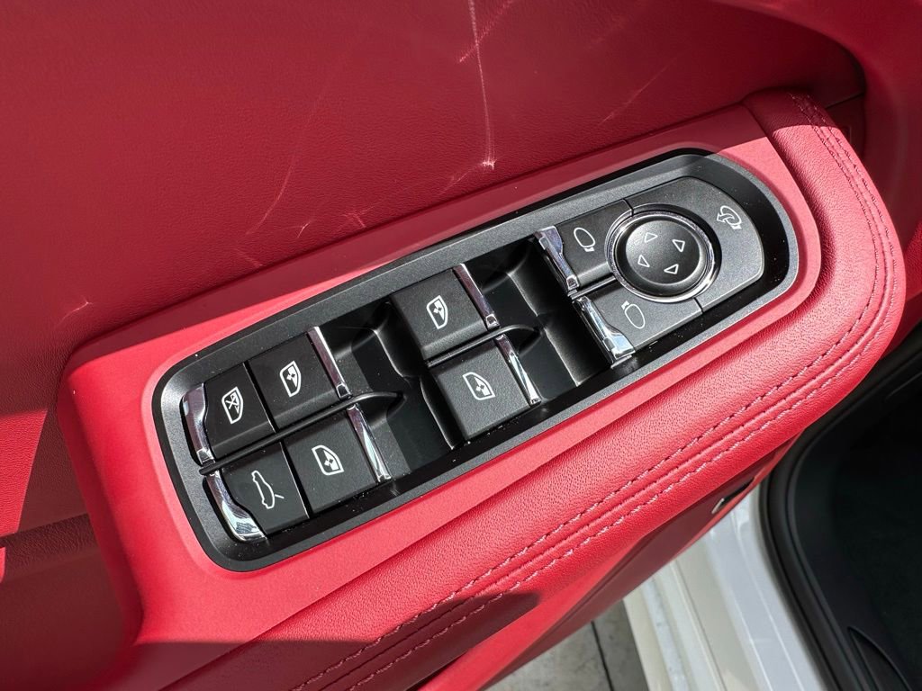 Used 2025 Porsche Macan GTS image 15