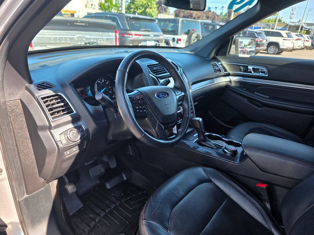 Used 2019 Ford Explorer Sport AWD/4WD image 4
