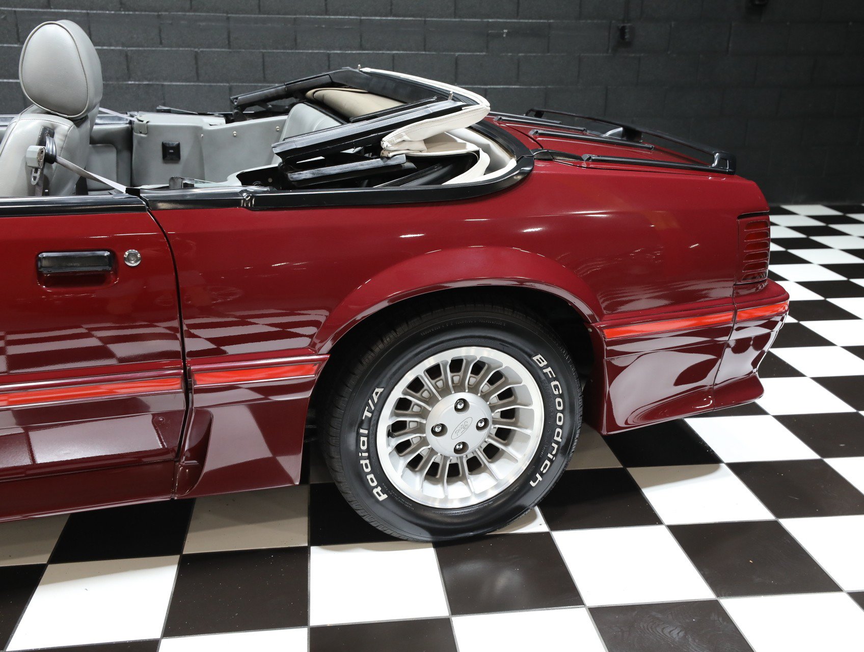 Used 1987 Ford Mustang GT RWD image 34