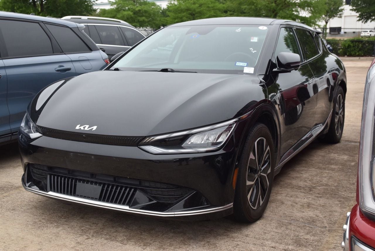 Used 2022 Kia EV6 Wind w/ Wind Technology Package AWD/4WD image 2