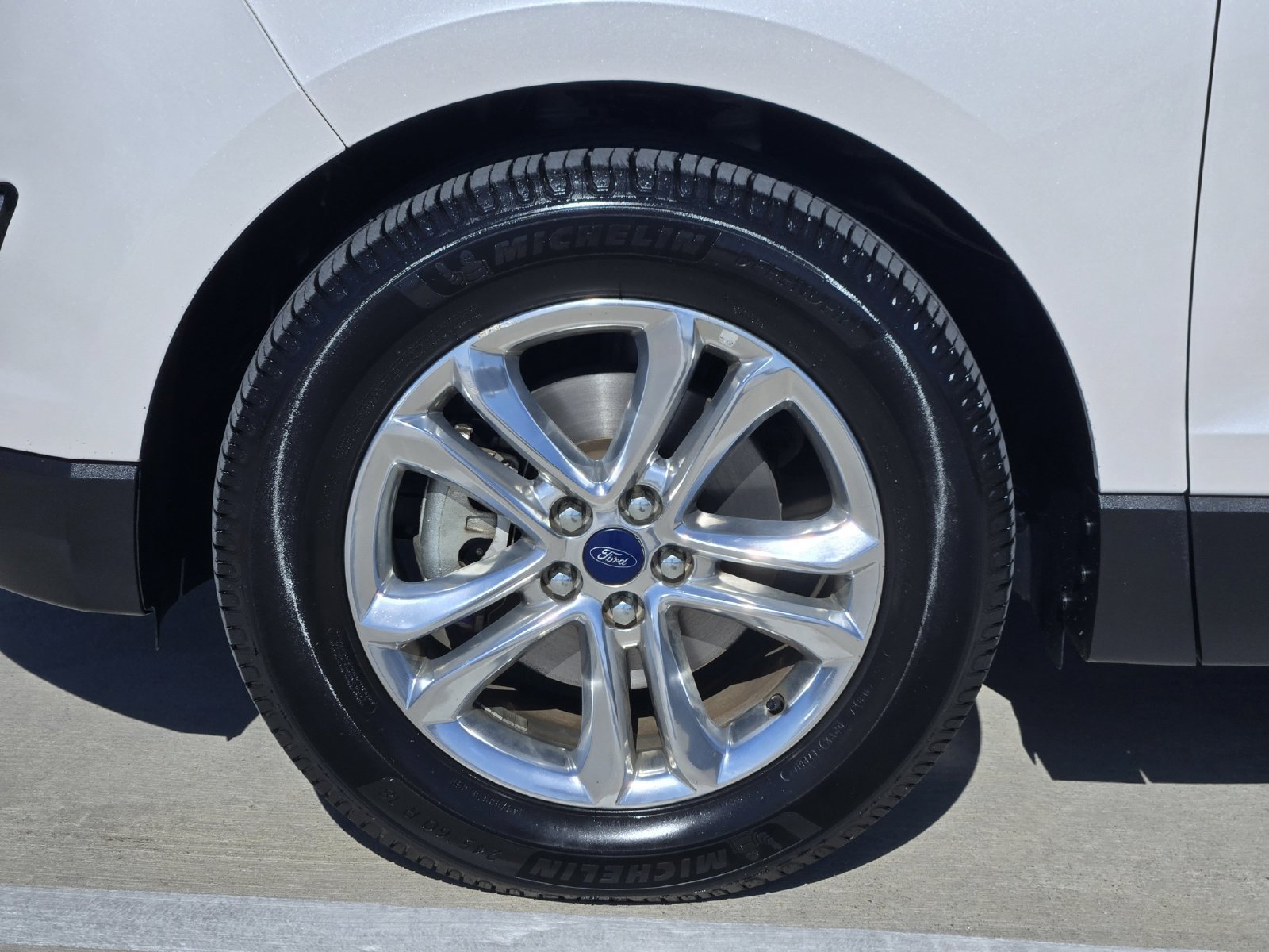 Used 2017 Ford Edge Titanium w/ Technology Package FWD image 12