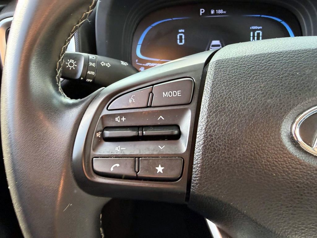 Certified 2023 Hyundai Venue SEL w/ Cargo Package image 26