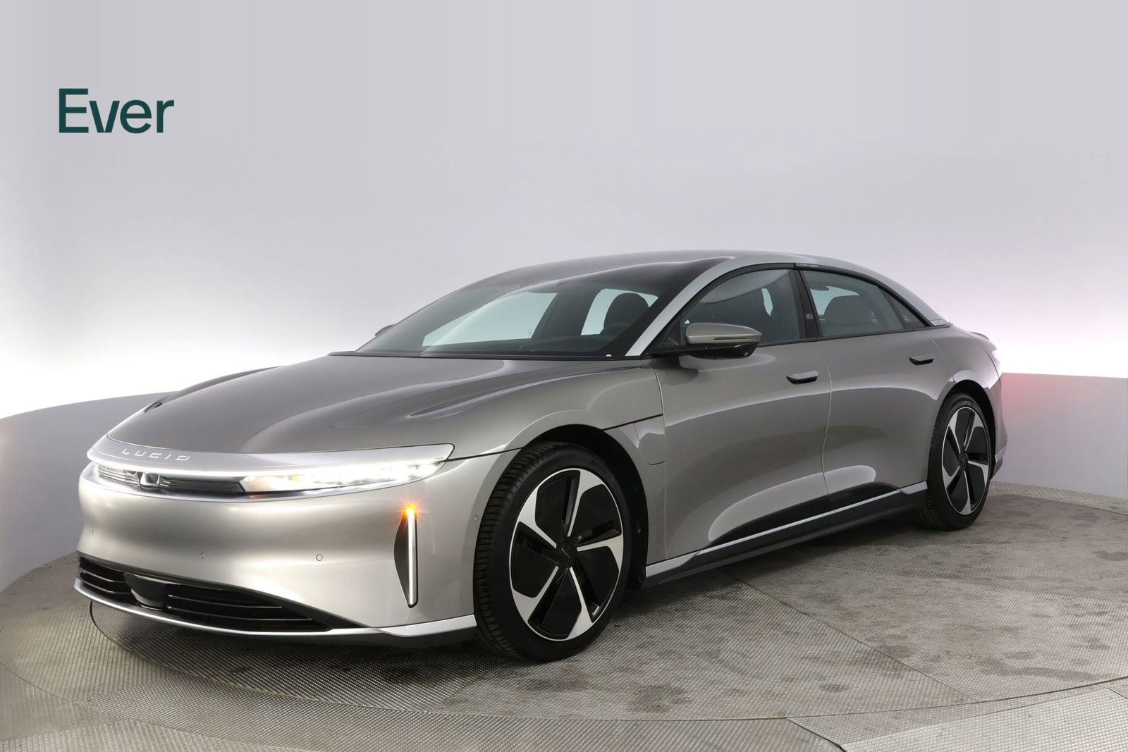 Used 2023 Lucid Air Touring image 2