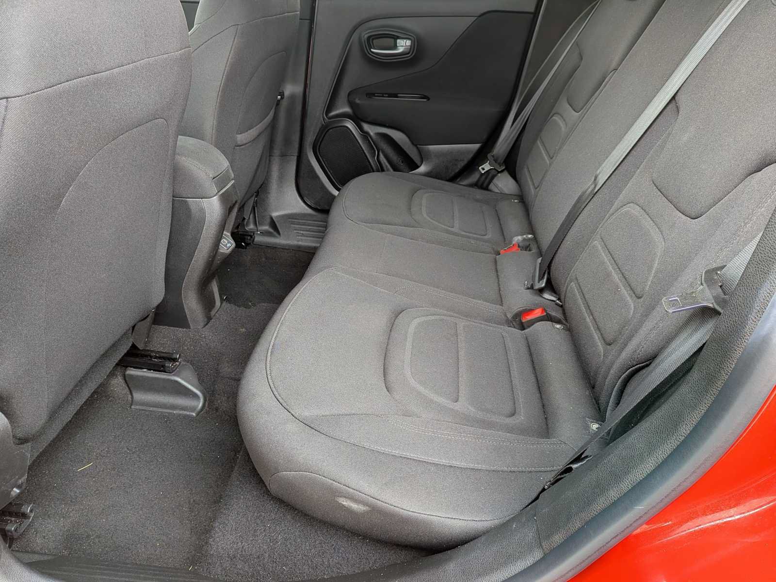 Certified 2020 Jeep Renegade Latitude FWD image 17