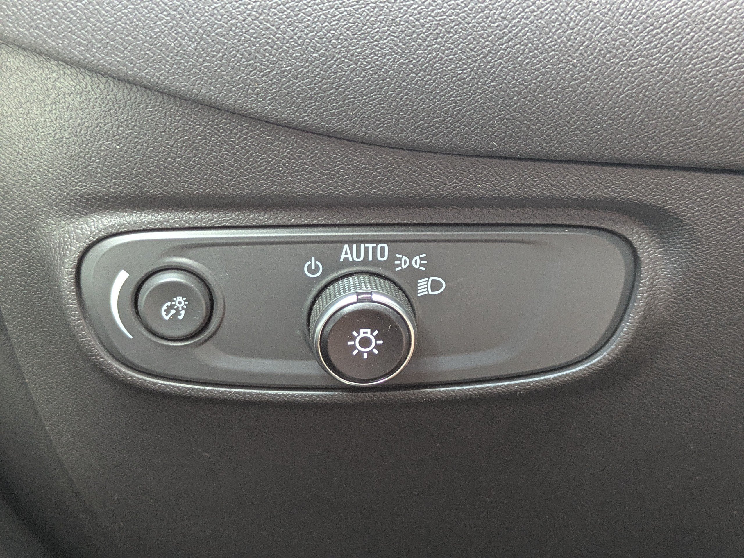 Used 2023 Chevrolet Equinox LS w/ LS Convenience Package FWD image 27