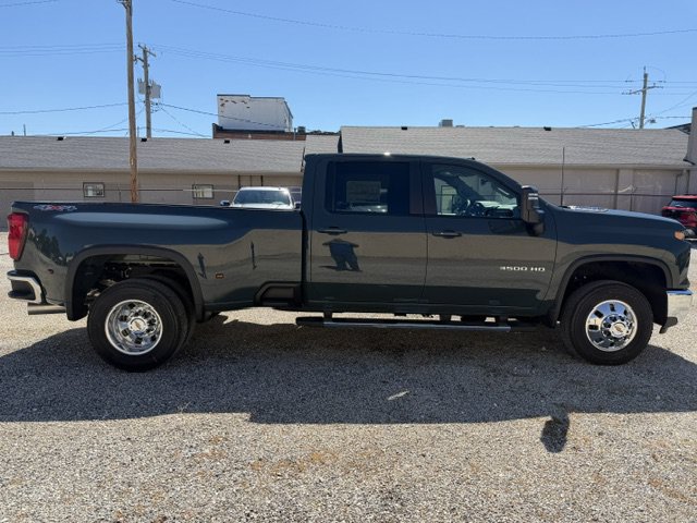 New 2026 Chevrolet Silverado 3500 LT w/ All Star Edition AWD/4WD image 6