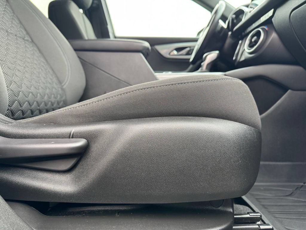 Used 2020 Chevrolet Blazer LT FWD image 12