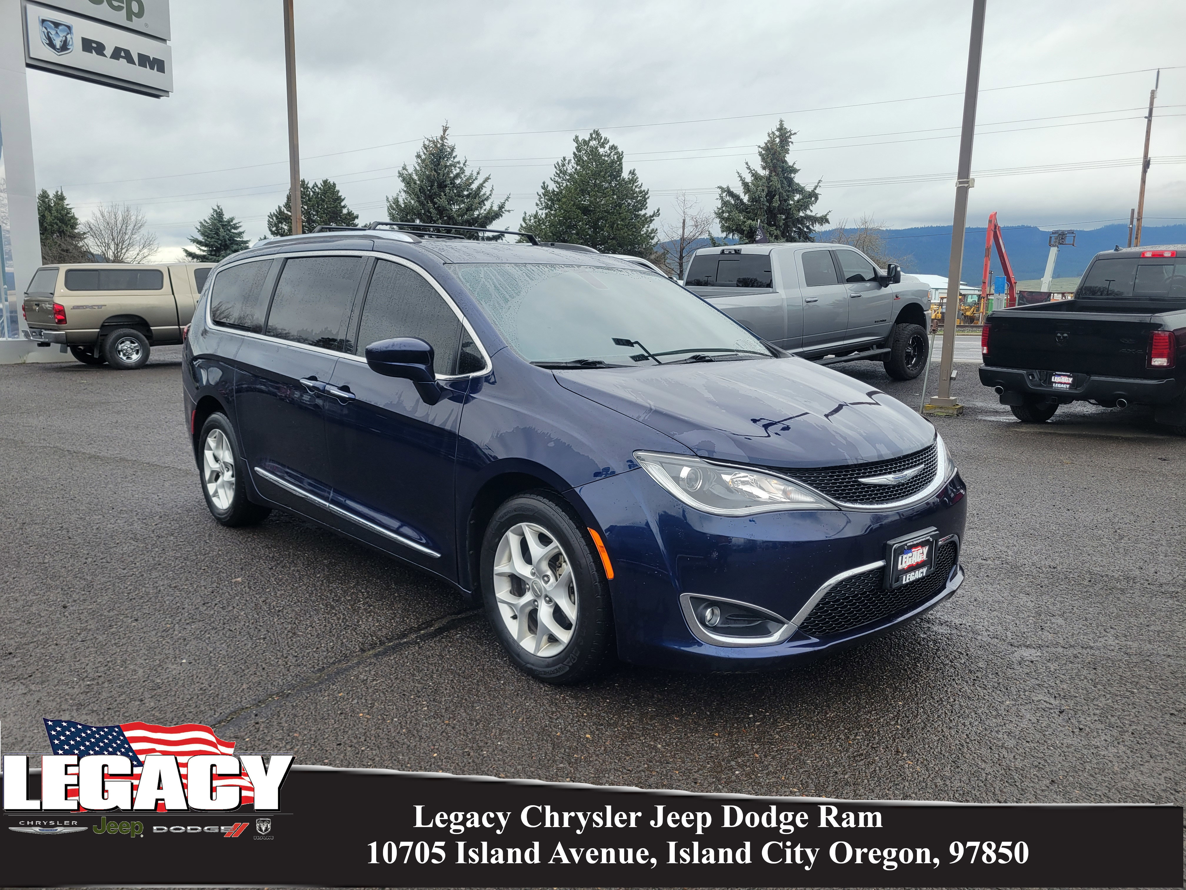 Used 2017 Chrysler Pacifica Touring-L Plus image 1