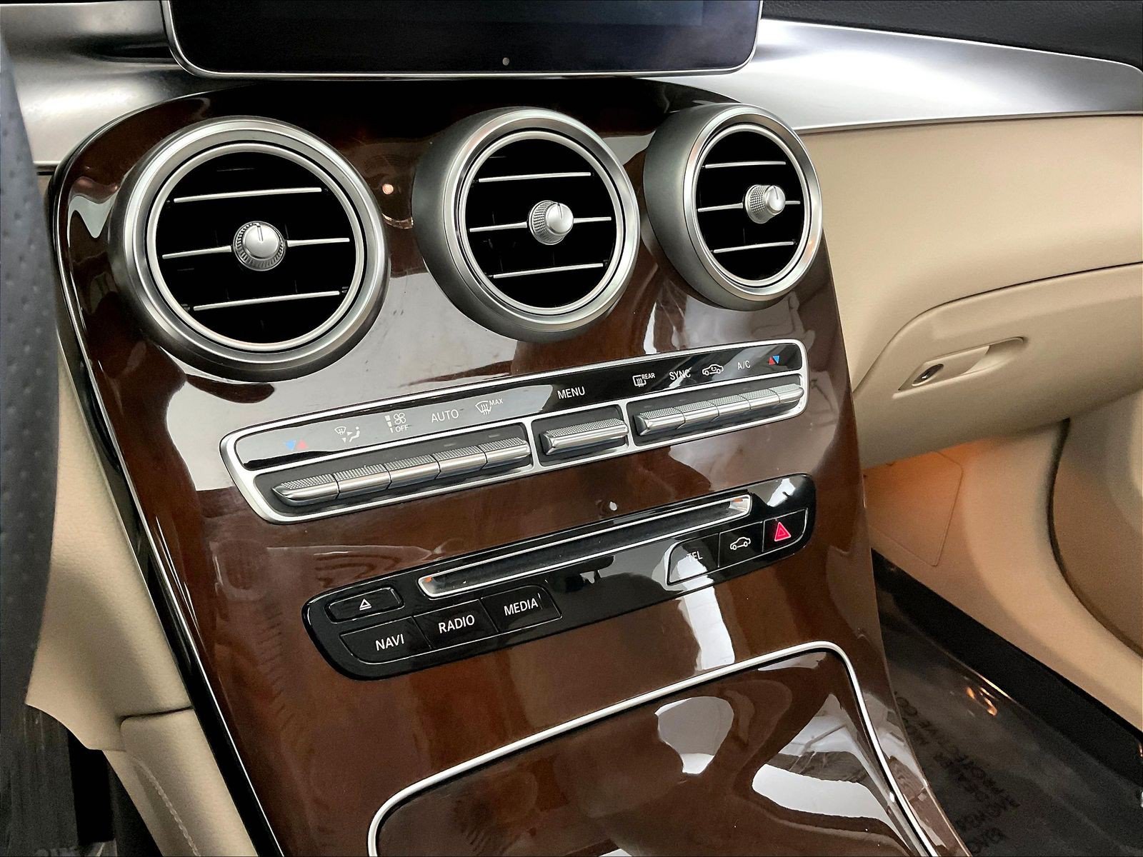 Used 2018 Mercedes-Benz GLC 300 4MATIC image 39