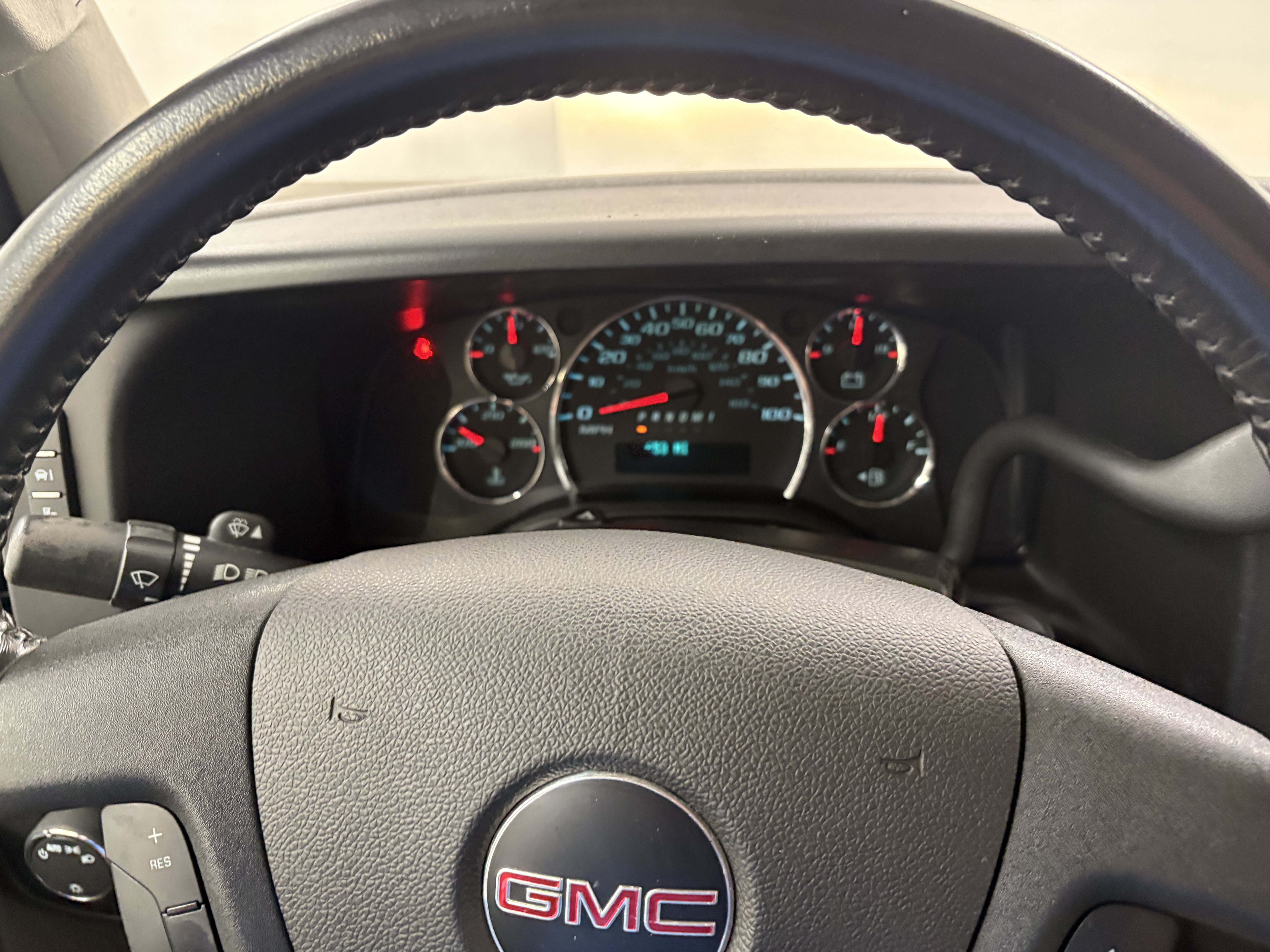 Used 2023 GMC Savana 3500 w/ Driver Convenience Package RWD image 31