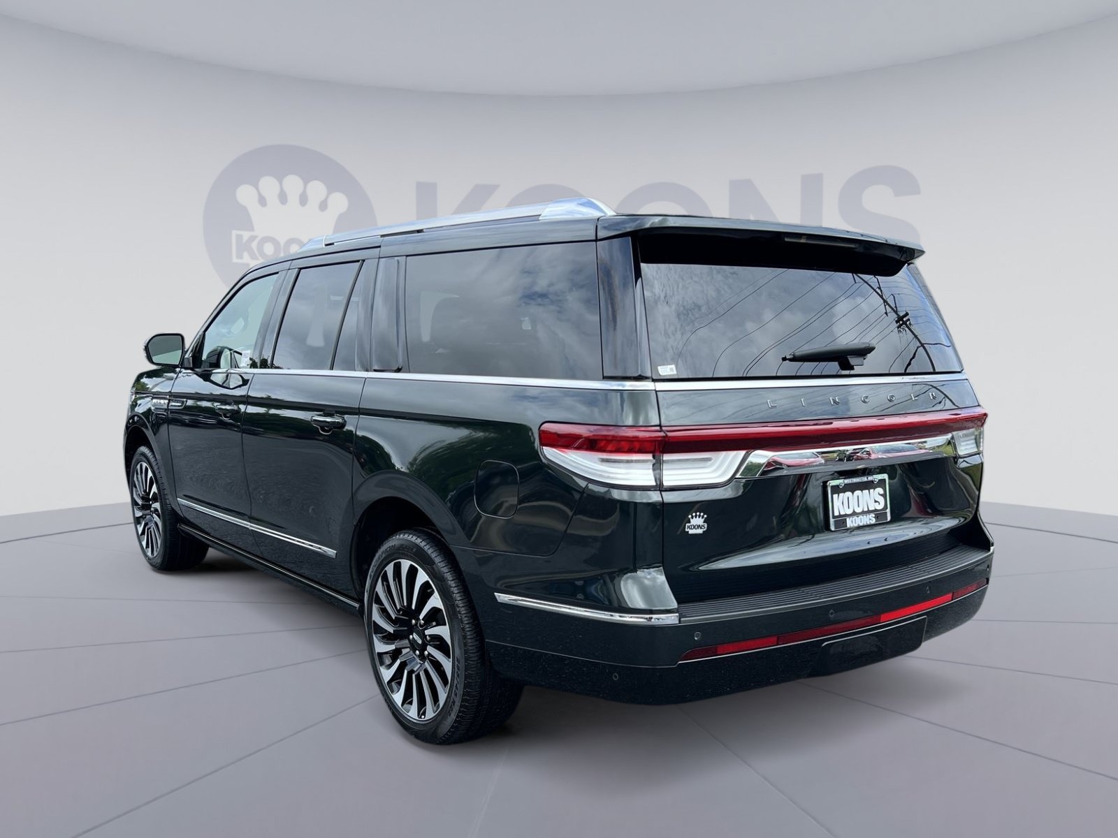 Used 2024 Lincoln Navigator L Black Label AWD/4WD image 4