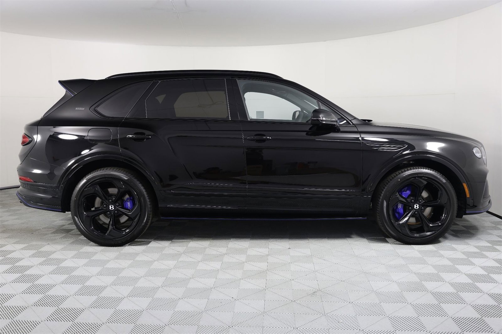 New 2025 Bentley Bentayga image 10