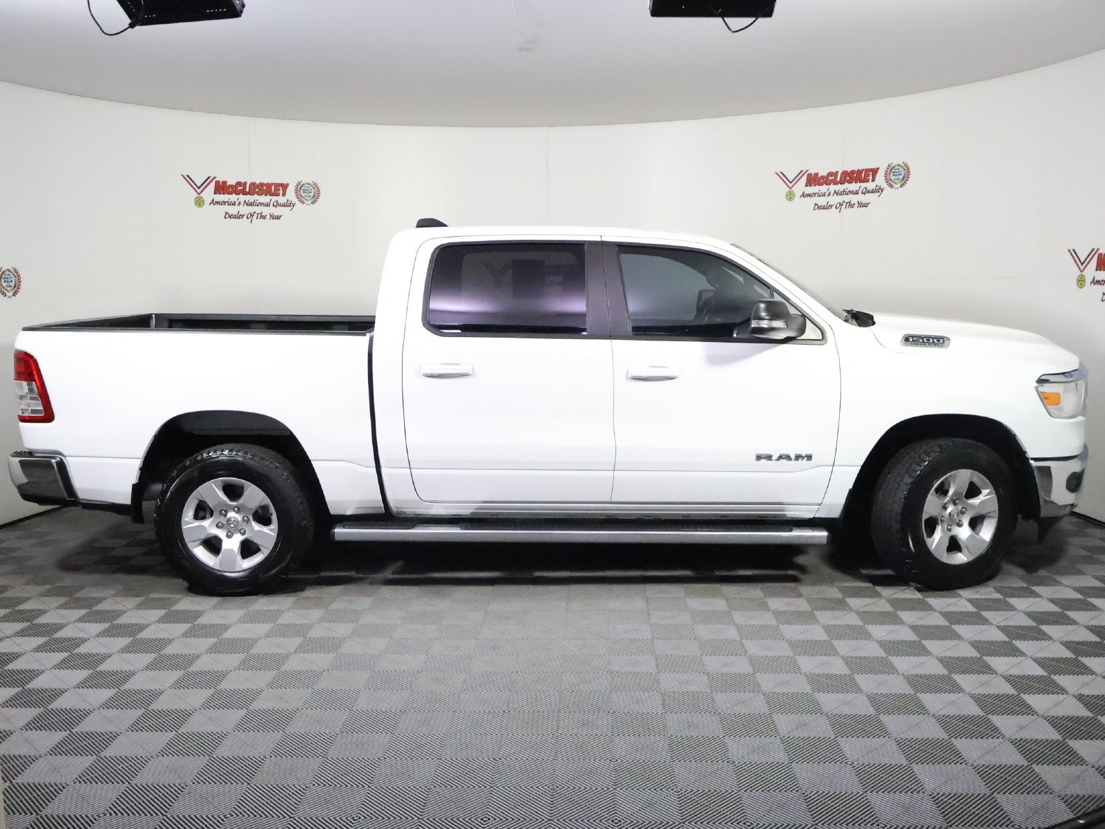 Used 2022 RAM 1500 Big Horn AWD/4WD image 3