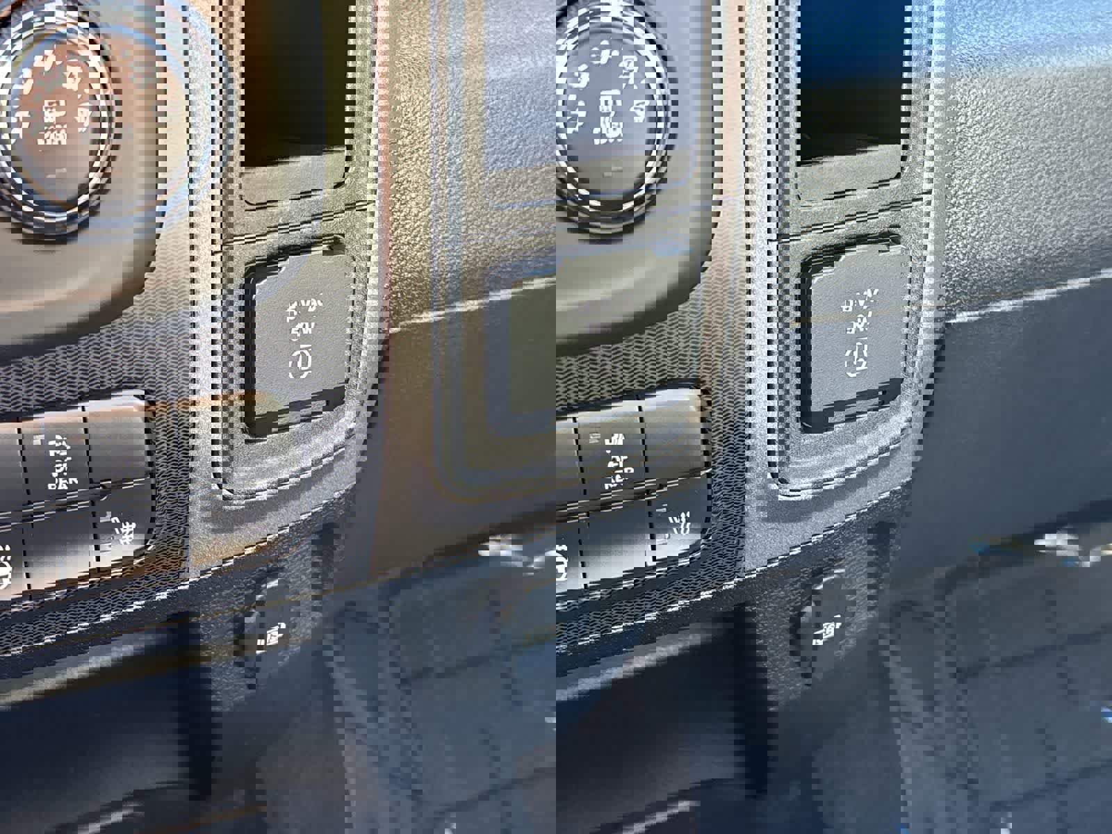 Used 2017 RAM 2500 Power Wagon w/ Luxury Group image 19