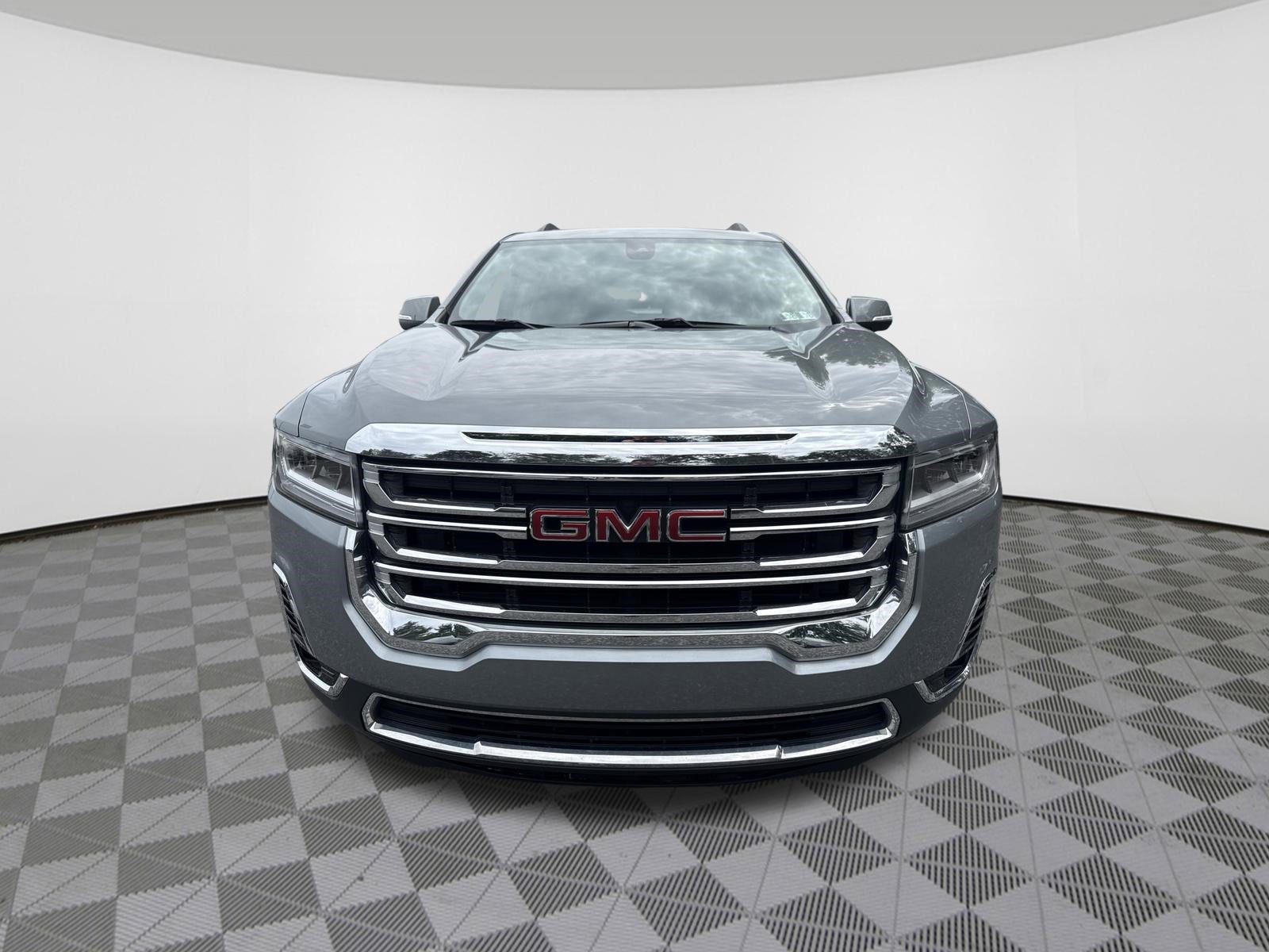 Used 2023 GMC Acadia SLT w/ Preferred Package AWD/4WD image 2