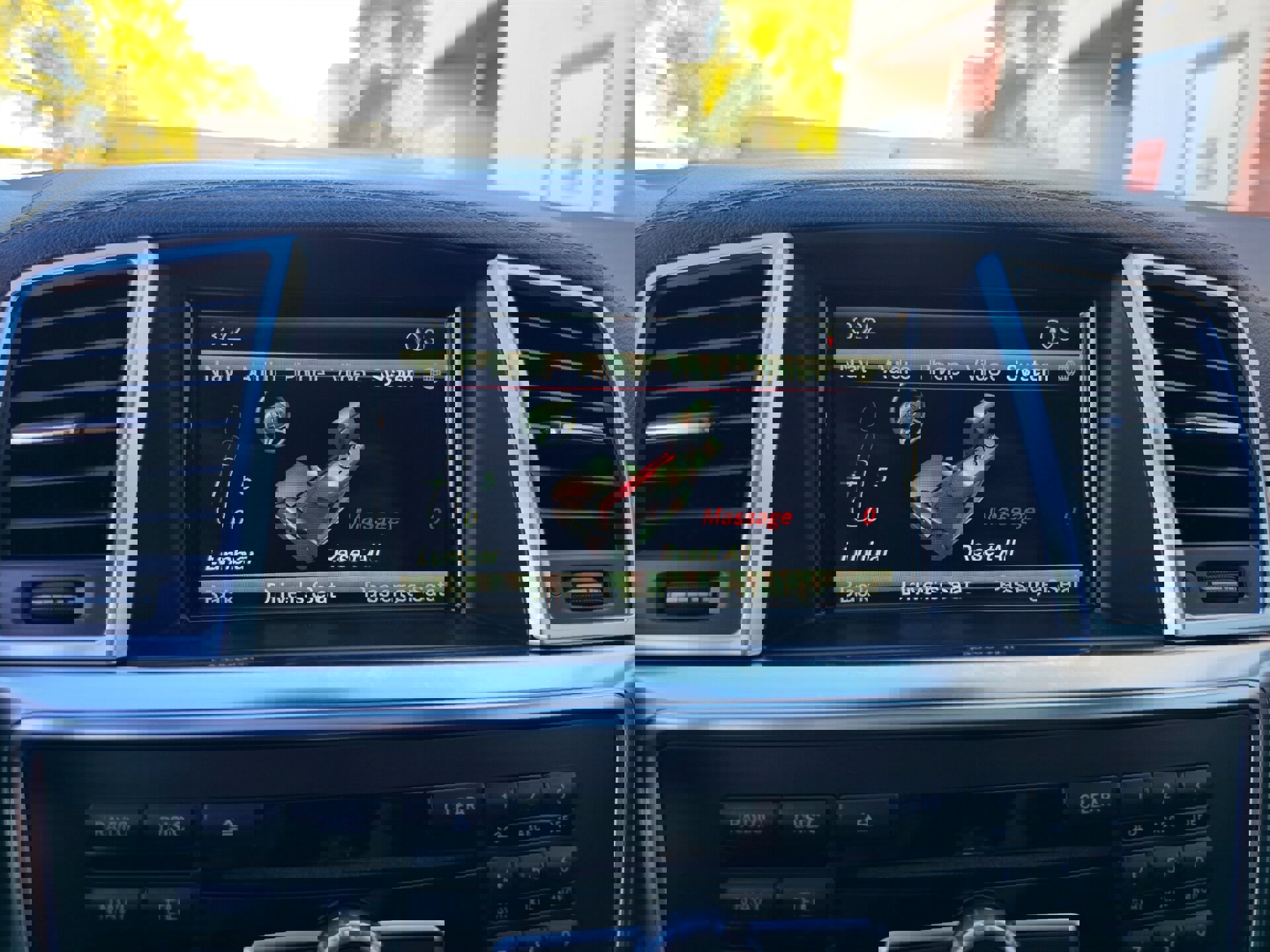 Used 2015 Mercedes-Benz GL 550 4MATIC image 19