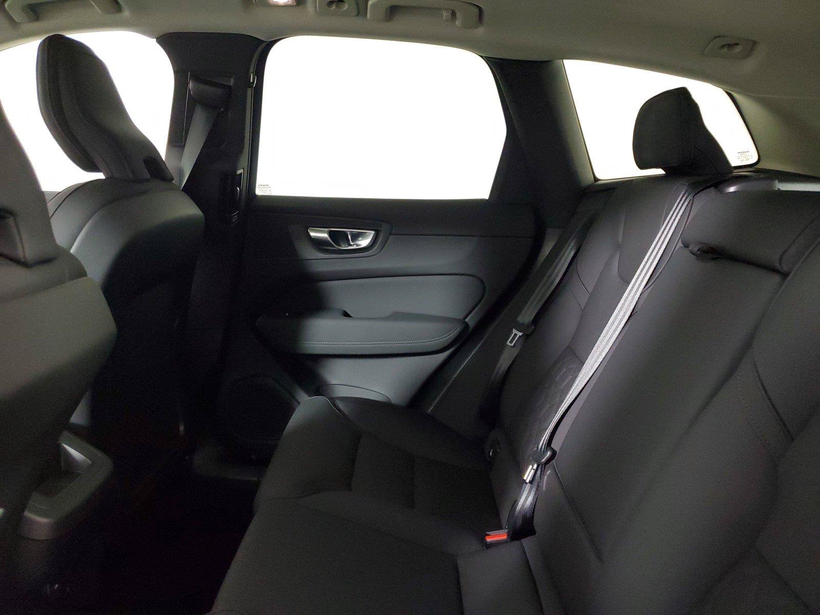 New 2026 Volvo XC60 B5 Core w/ Climate Package AWD/4WD image 12